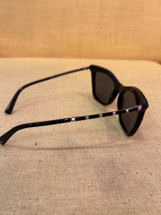 Valentino sunglasses main image 4